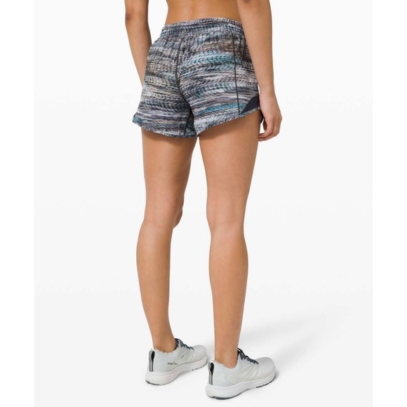 Lululemon | Hotty Hot Short Long 4" Digital Oasis Grey Multi Size 2 - Picture 2 of 9